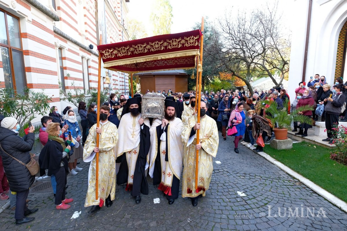 A început sărbătoarea Sfântului Ierarh Nectarie în Capitală 191839