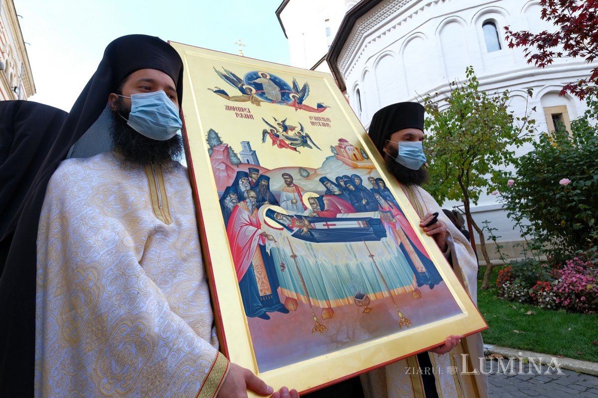 A început sărbătoarea Sfântului Ierarh Nectarie în Capitală 191841