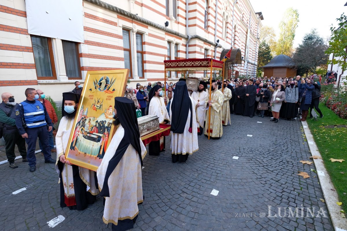 A început sărbătoarea Sfântului Ierarh Nectarie în Capitală 191844