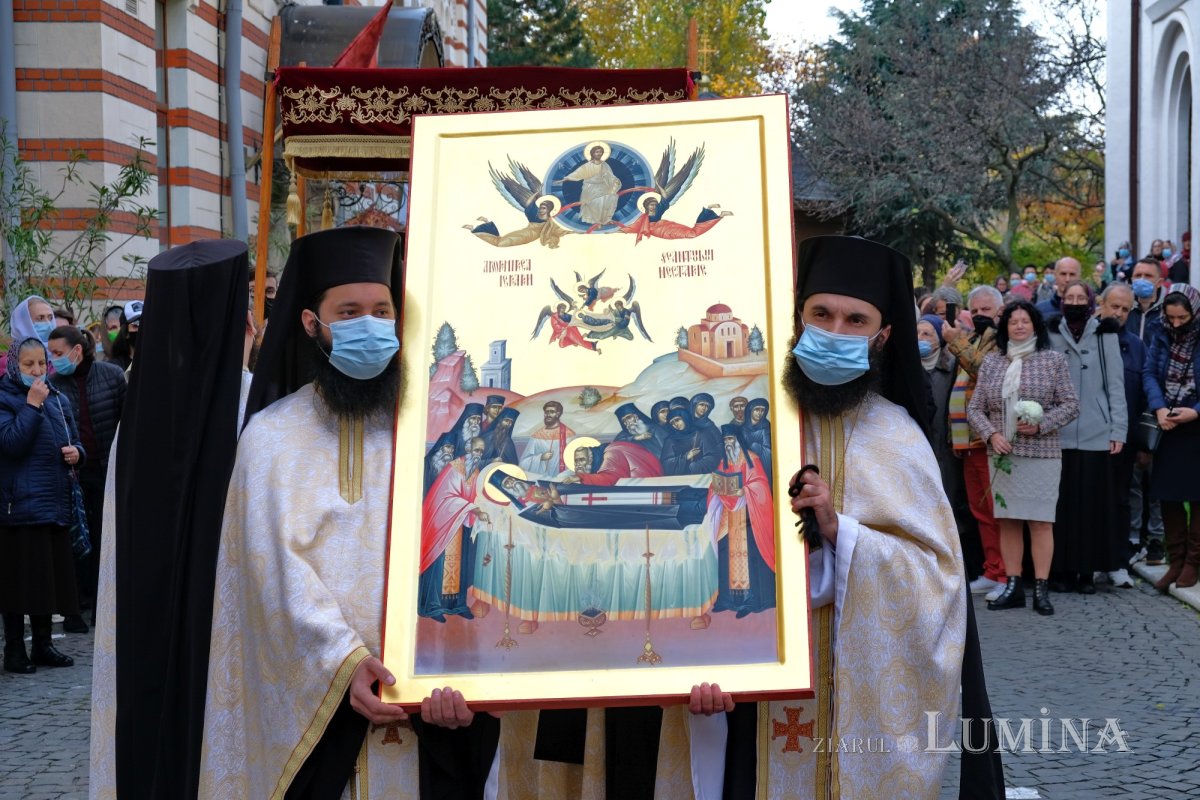 A început sărbătoarea Sfântului Ierarh Nectarie în Capitală 191845