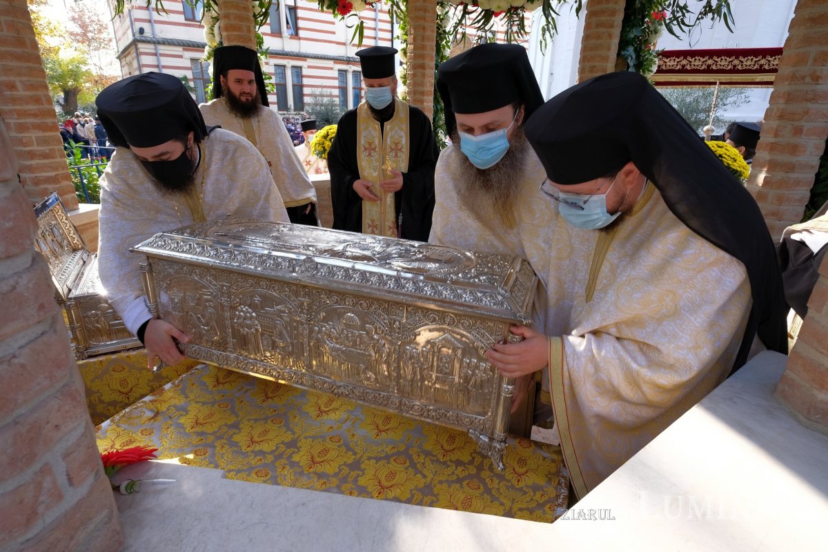 A început sărbătoarea Sfântului Ierarh Nectarie în Capitală 191851