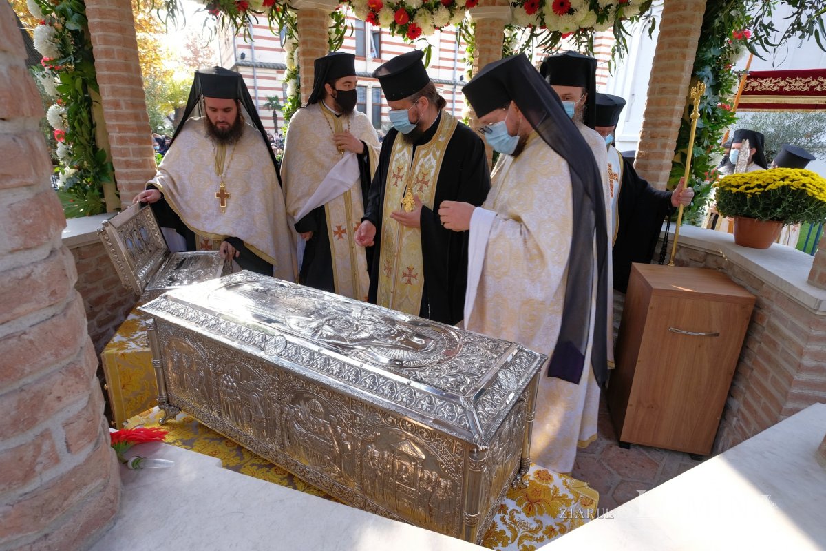 A început sărbătoarea Sfântului Ierarh Nectarie în Capitală 191852