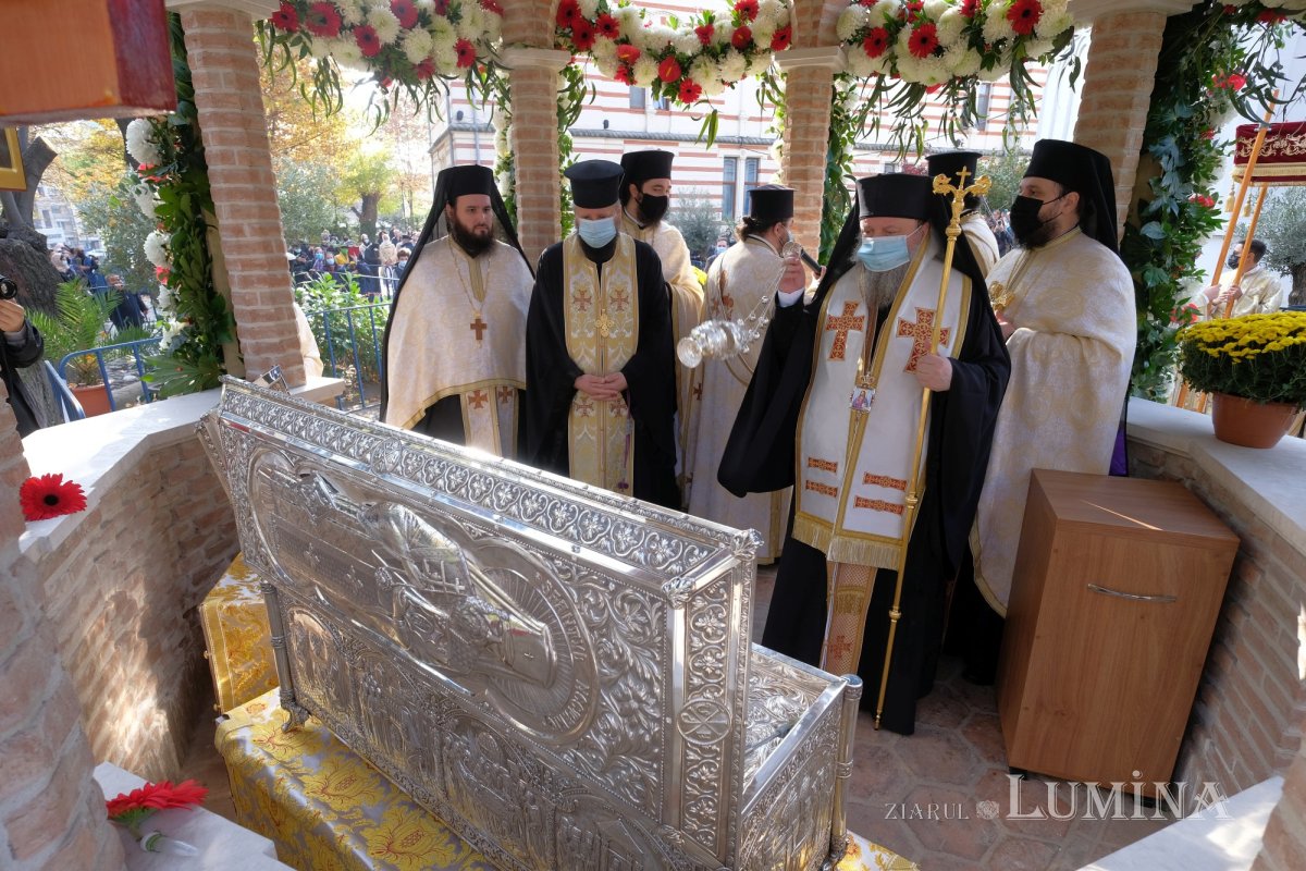 A început sărbătoarea Sfântului Ierarh Nectarie în Capitală 191854