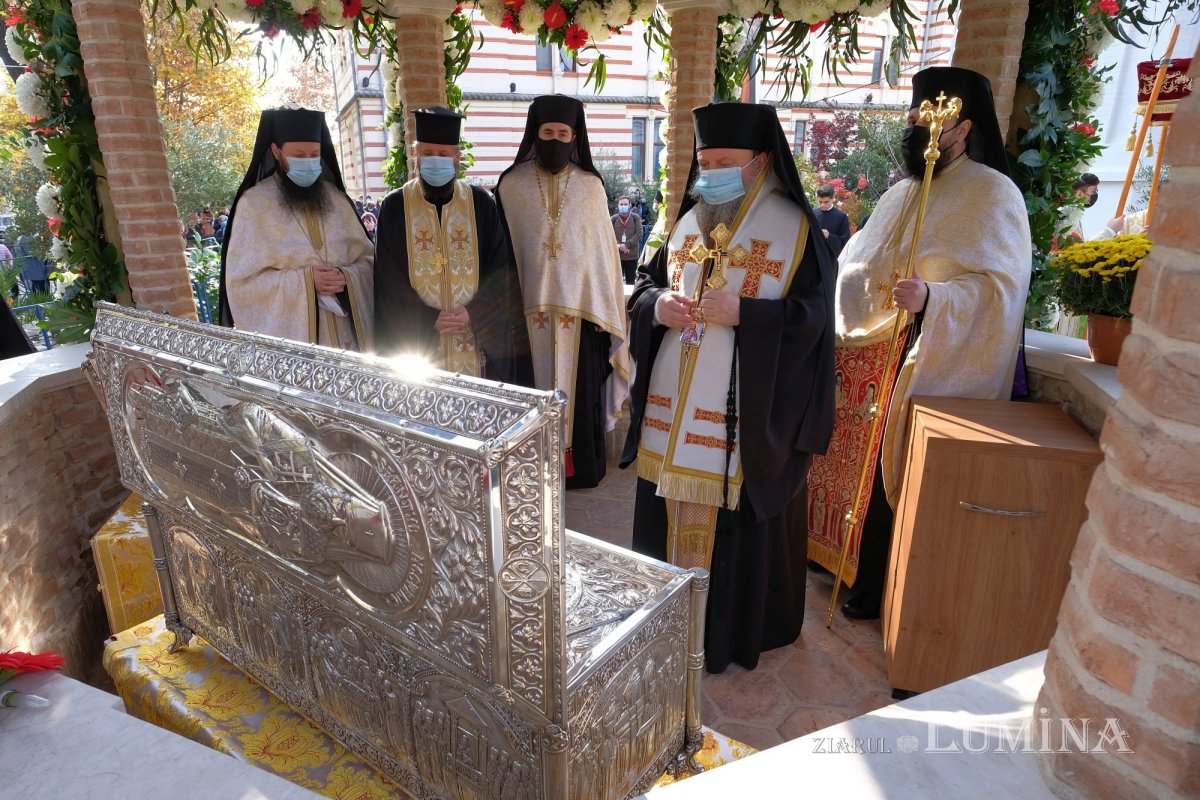 A început sărbătoarea Sfântului Ierarh Nectarie în Capitală 191856