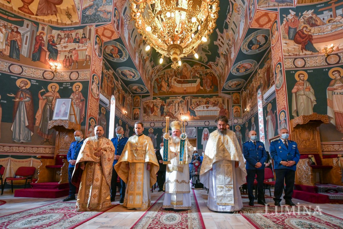 Jandarmii bucureşteni s-au rugat ocrotitorilor cerești 191978