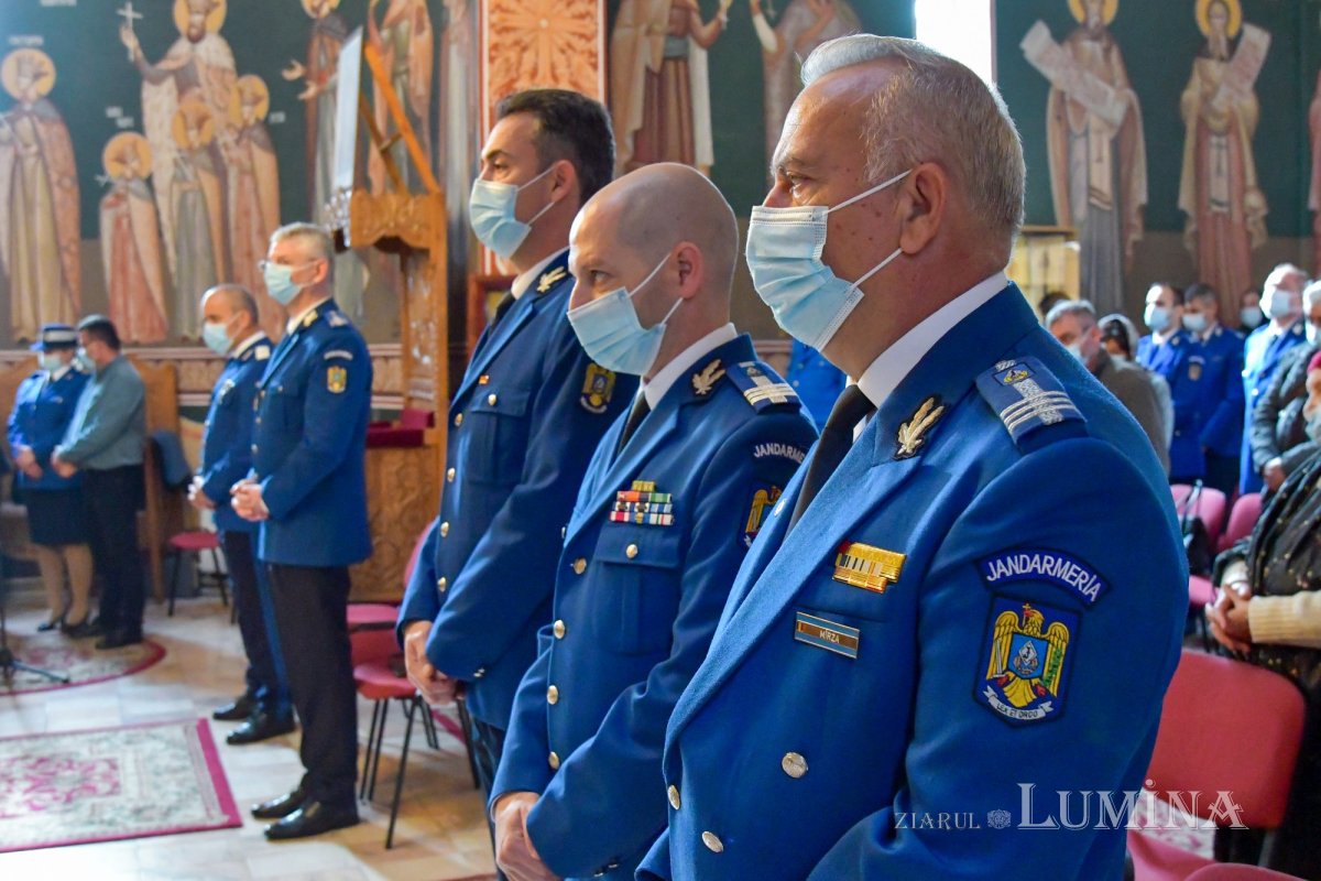 Jandarmii bucureşteni s-au rugat ocrotitorilor cerești 191988