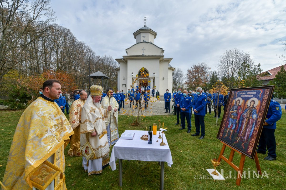 Jandarmii bucureşteni s-au rugat ocrotitorilor cerești 191993