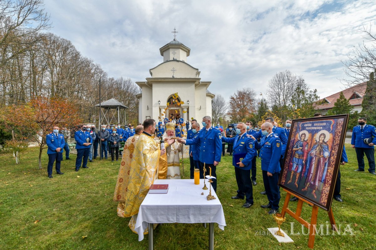 Jandarmii bucureşteni s-au rugat ocrotitorilor cerești 191995