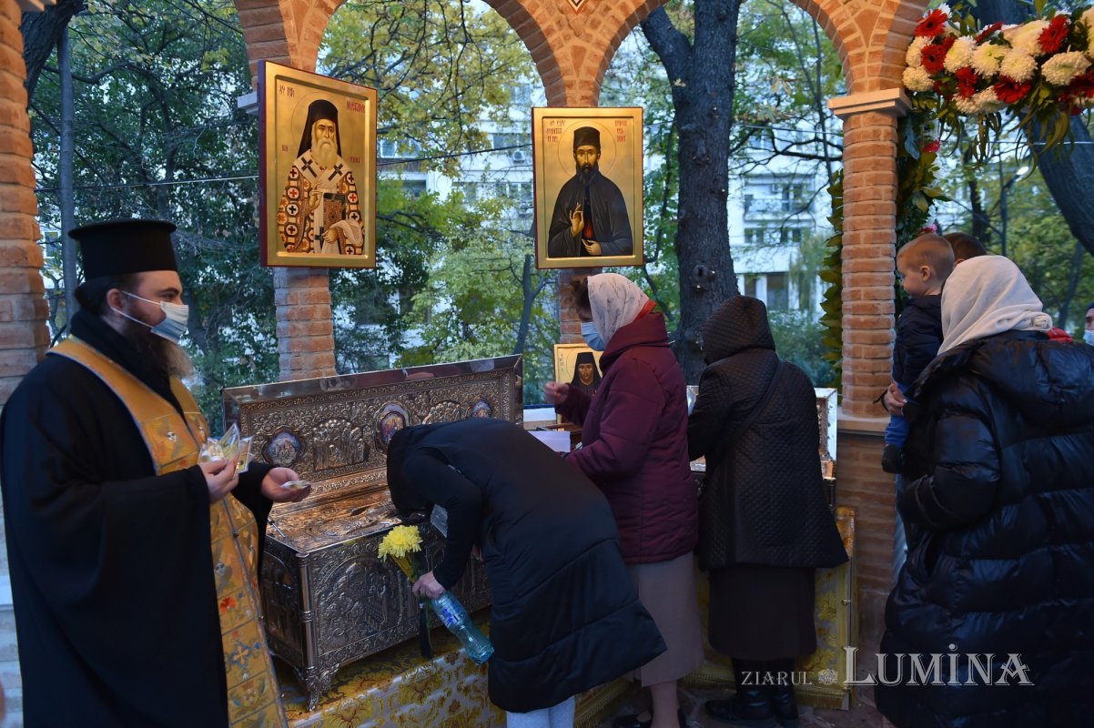 Laudă de seară adusă ierarhului tămăduitor de la Eghina 192017