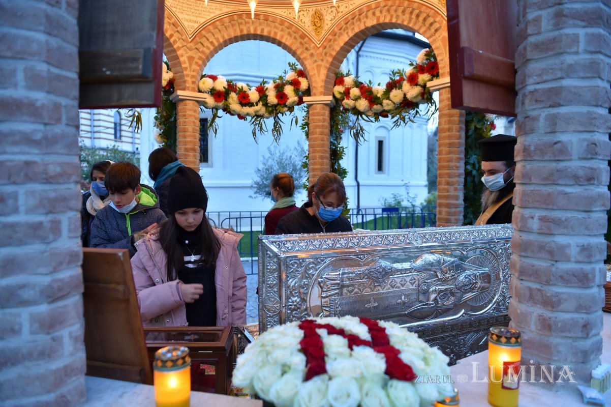 Laudă de seară adusă ierarhului tămăduitor de la Eghina 192018