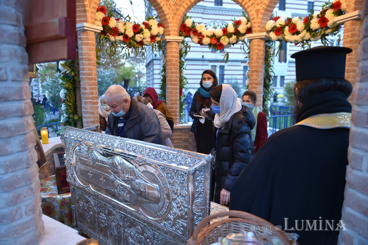 Laudă de seară adusă ierarhului tămăduitor de la Eghina 192019