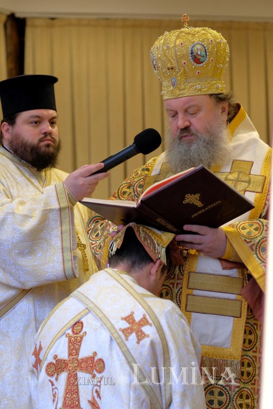 Dragostea credincioșilor români pentru Sfântul Ierarh Nectarie de la Eghina  192126