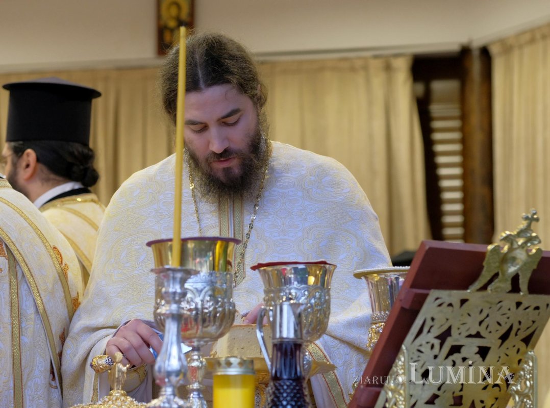 Dragostea credincioșilor români pentru Sfântul Ierarh Nectarie de la Eghina  192131