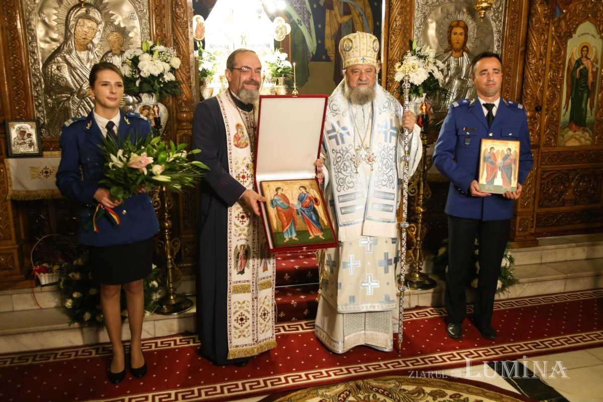 Slujire la Biserica „Sfinţii Arhangheli Mihail şi Gavriil“ din Braşov 192103