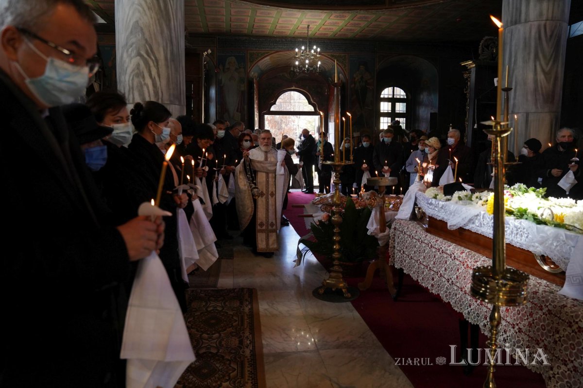 Profesorul Corneliu Oniscu a fost înmormântat la Iași 192353
