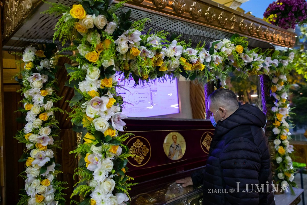 Priveghere cu ocazia hramului de toamnă al Paraclisului Catedralei Naționale 192541