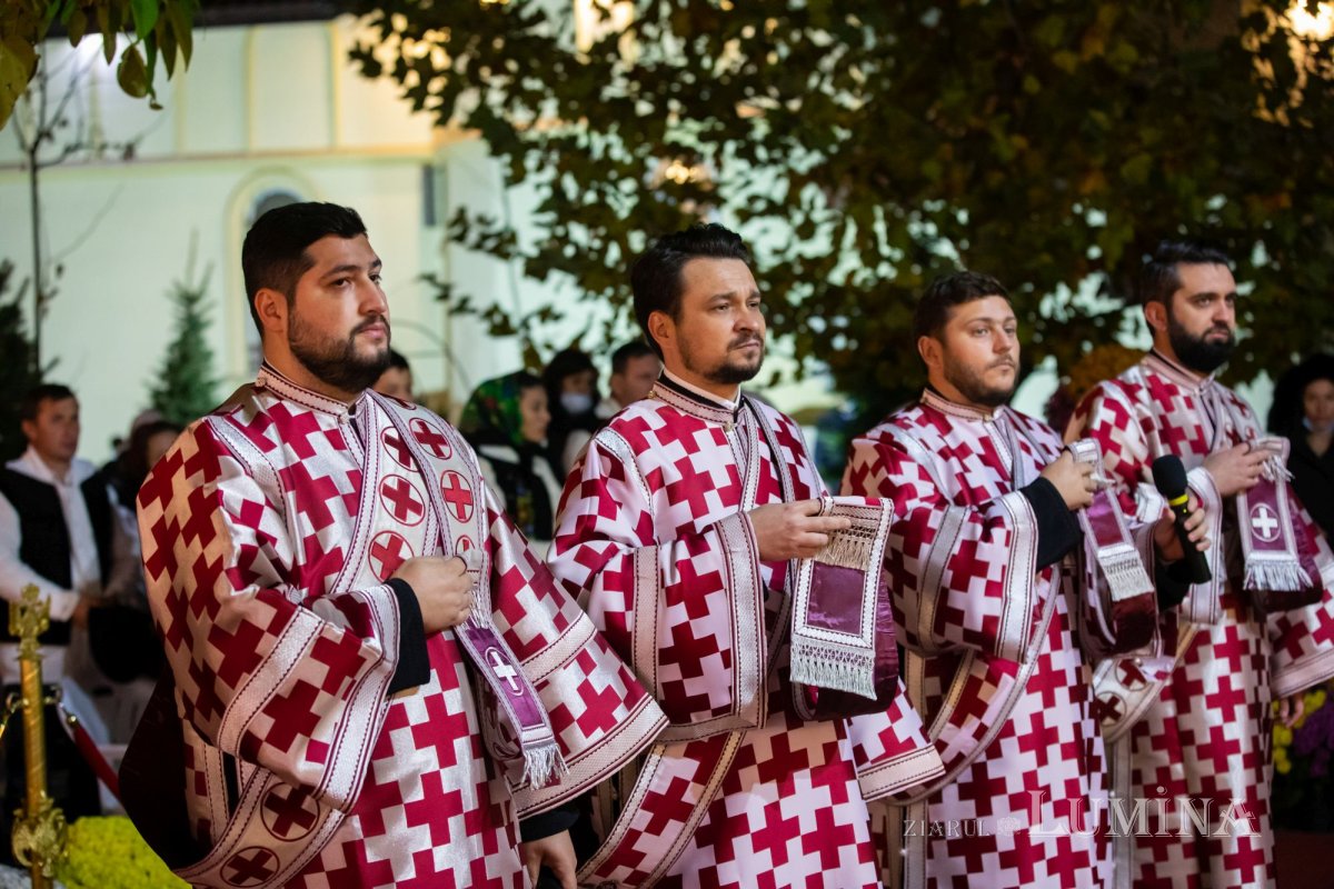 Priveghere cu ocazia hramului de toamnă al Paraclisului Catedralei Naționale 192563
