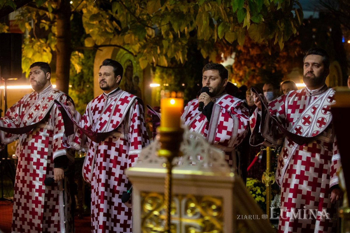 Priveghere cu ocazia hramului de toamnă al Paraclisului Catedralei Naționale 192566