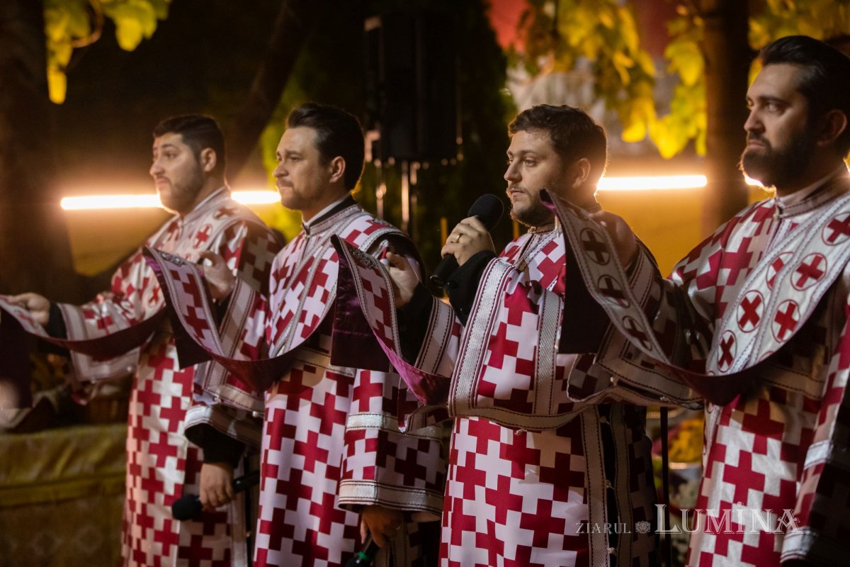 Priveghere cu ocazia hramului de toamnă al Paraclisului Catedralei Naționale 192567