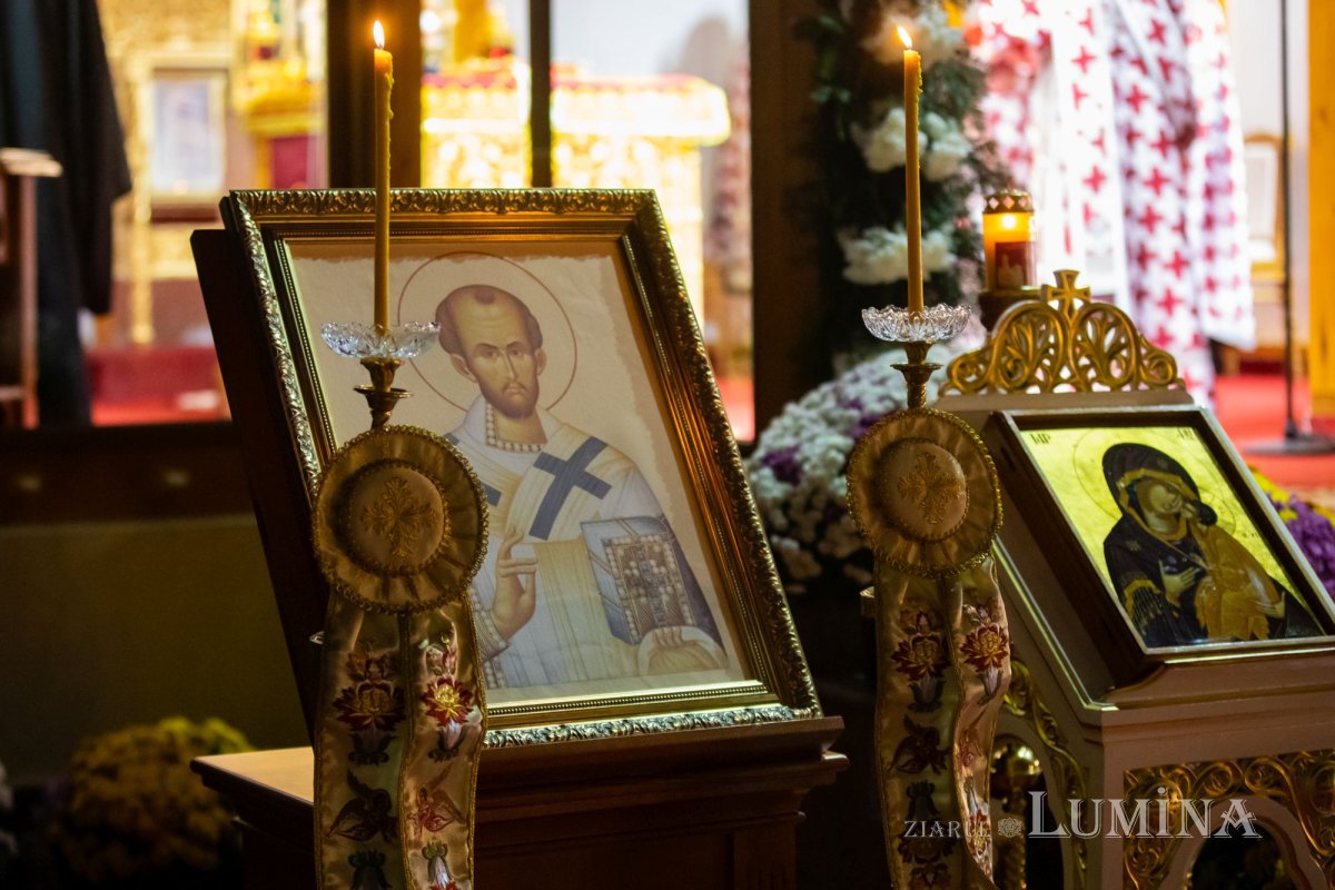 Priveghere cu ocazia hramului de toamnă al Paraclisului Catedralei Naționale 192569