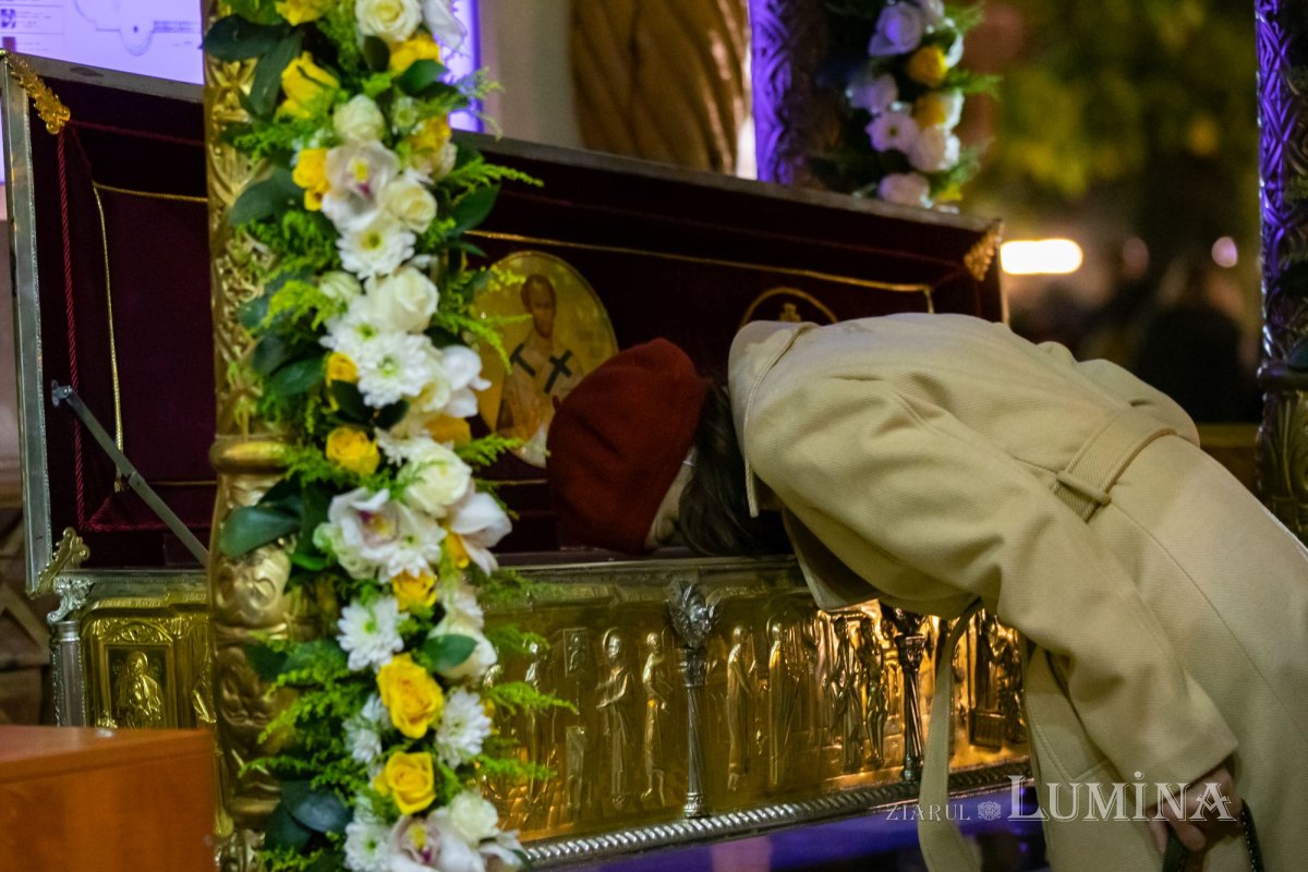 Priveghere cu ocazia hramului de toamnă al Paraclisului Catedralei Naționale 192575