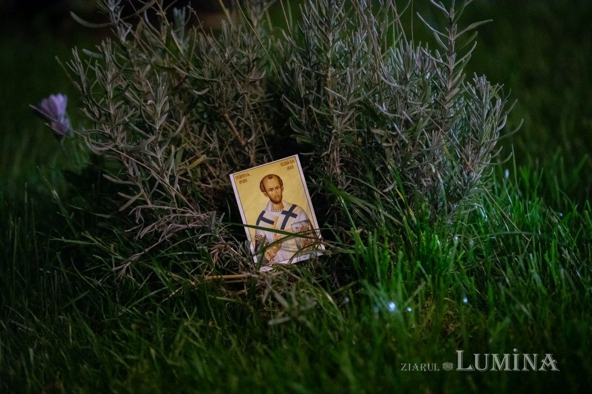 Priveghere cu ocazia hramului de toamnă al Paraclisului Catedralei Naționale 192578