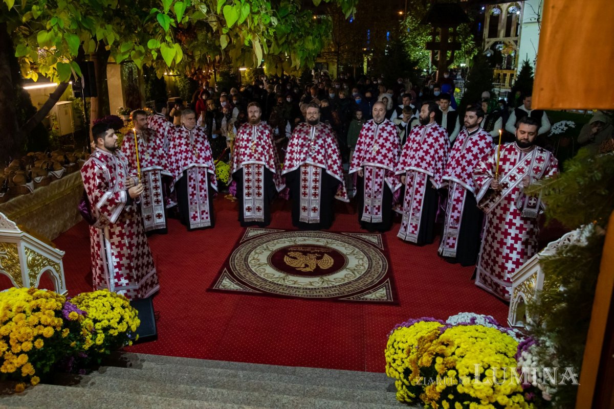Priveghere cu ocazia hramului de toamnă al Paraclisului Catedralei Naționale 192579