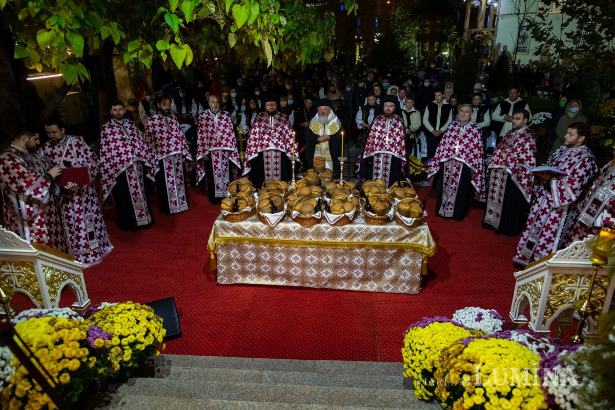 Priveghere cu ocazia hramului de toamnă al Paraclisului Catedralei Naționale 192592