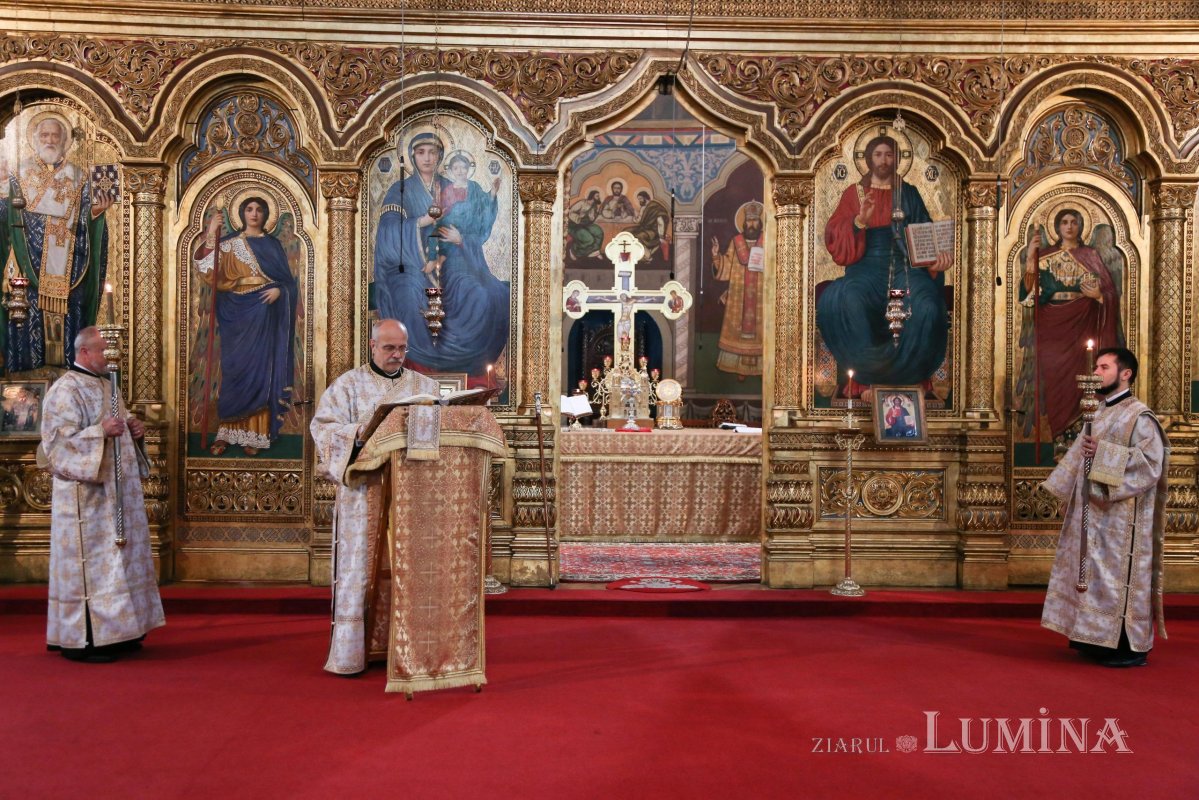 Aniversare în Mitropolia Ardealului: 16 ani de la întronizarea Înaltpreasfinţitului Părinte Laurenţiu 192529
