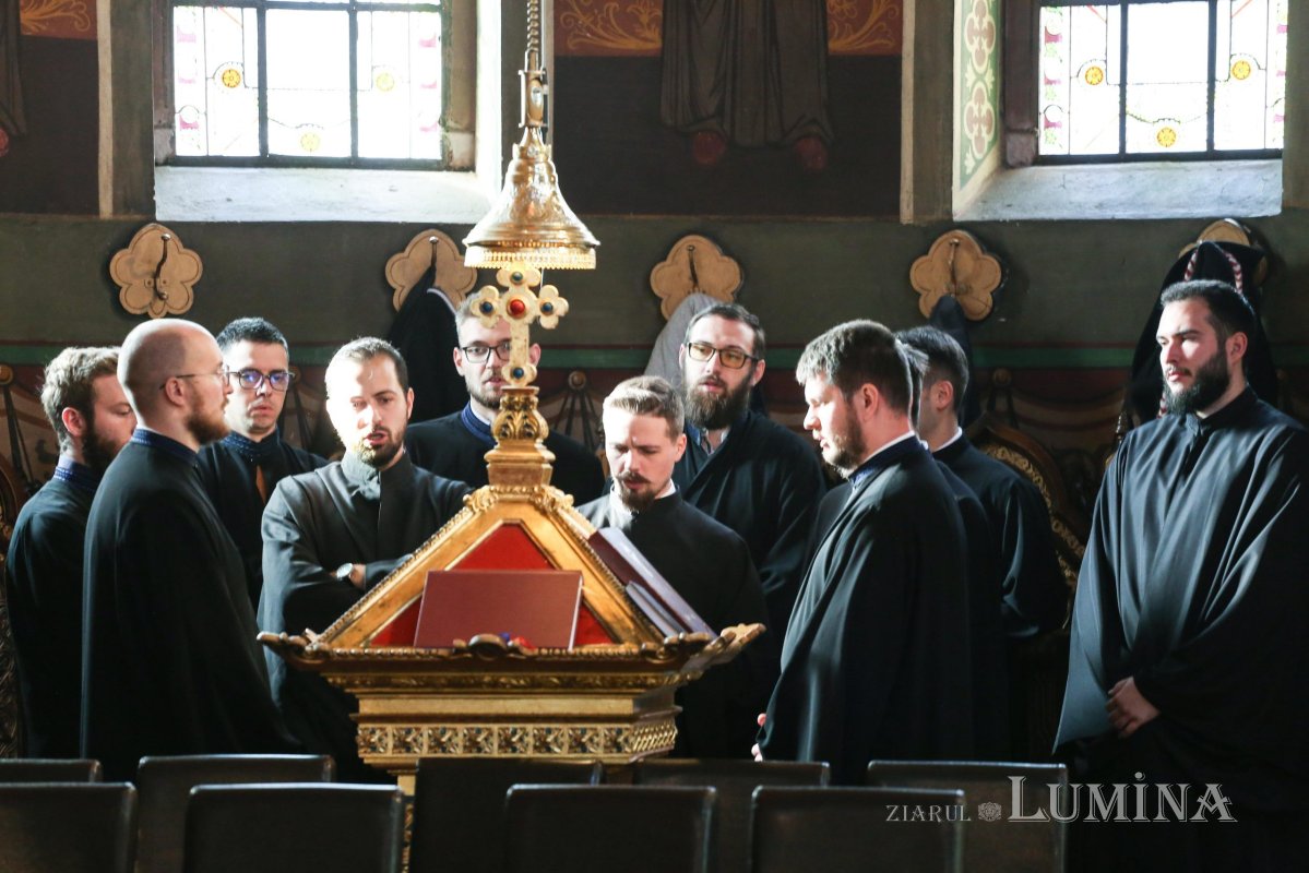 Aniversare în Mitropolia Ardealului: 16 ani de la întronizarea Înaltpreasfinţitului Părinte Laurenţiu 192531