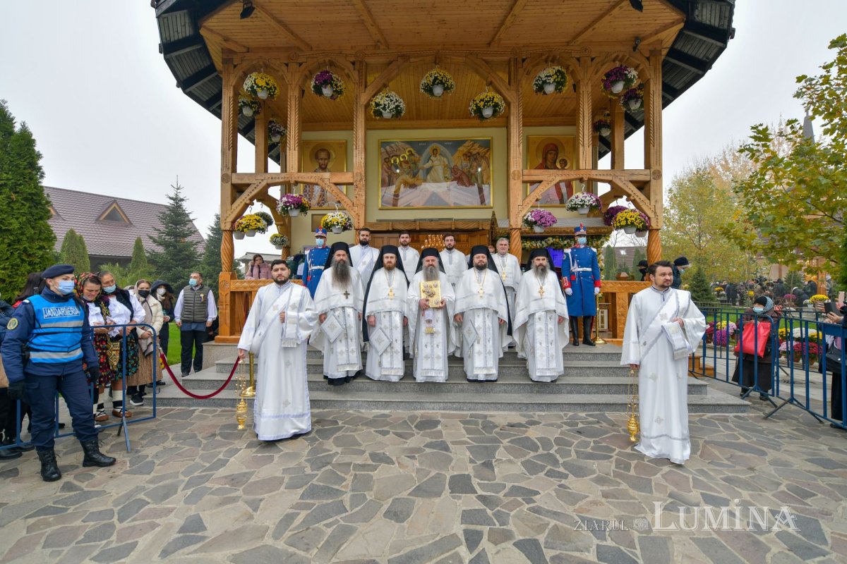Un deceniu de slujire la Paraclisul Catedralei Mântuirii Neamului 192606