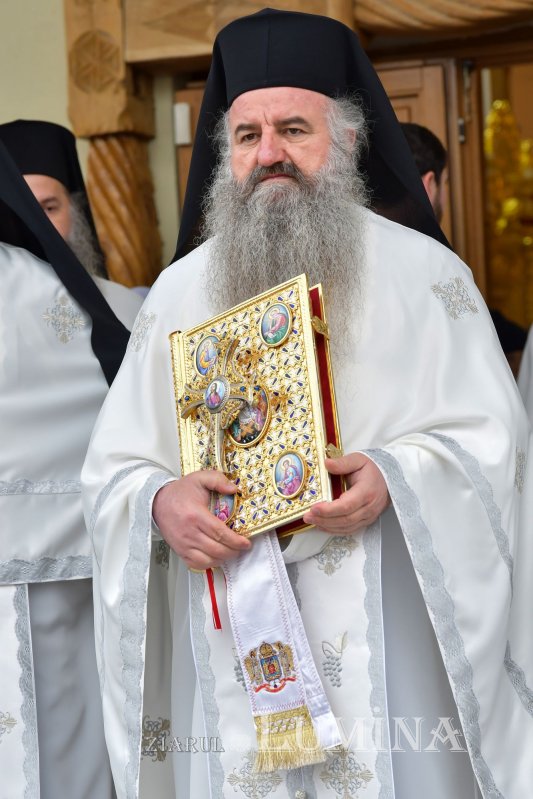 Un deceniu de slujire la Paraclisul Catedralei Mântuirii Neamului 192608