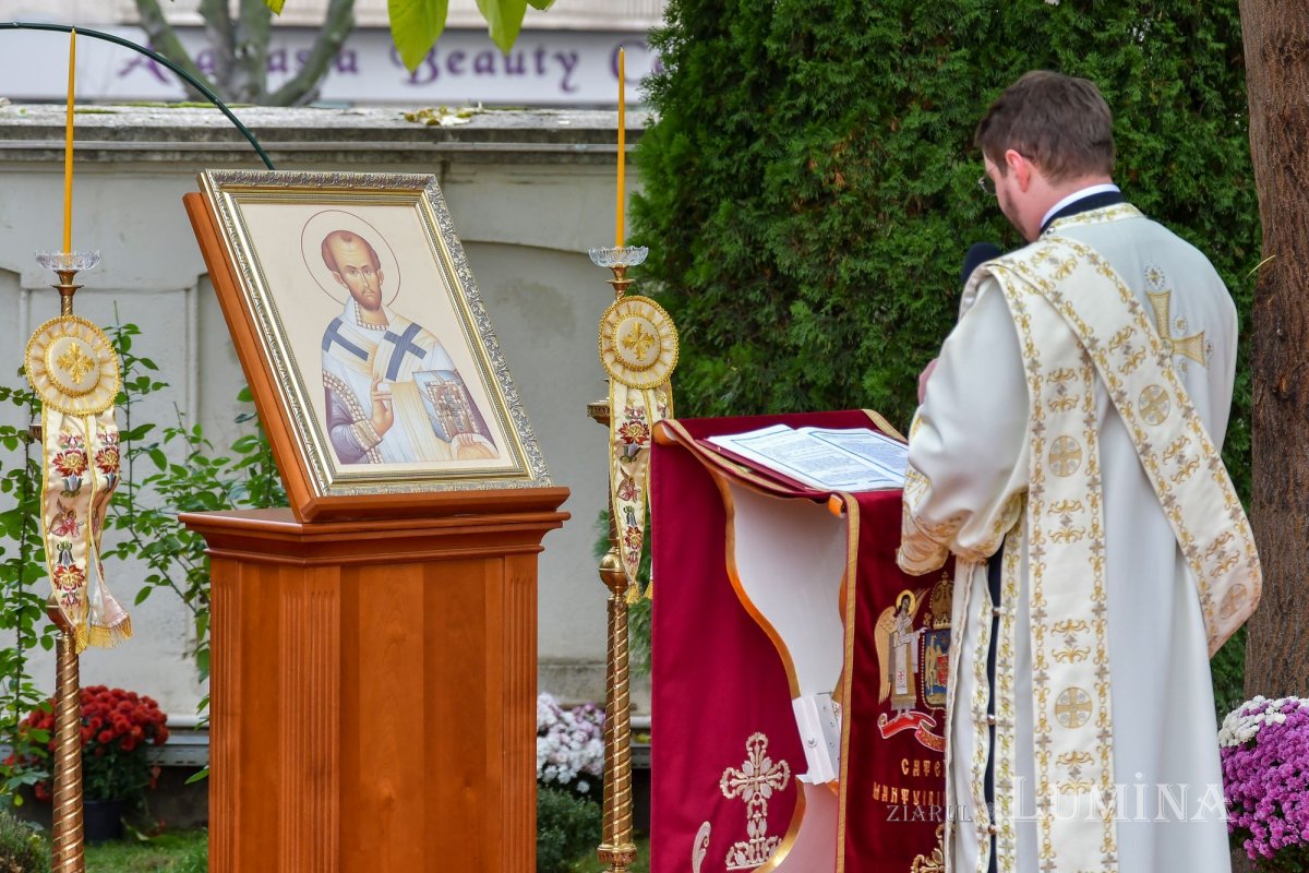 Un deceniu de slujire la Paraclisul Catedralei Mântuirii Neamului 192611