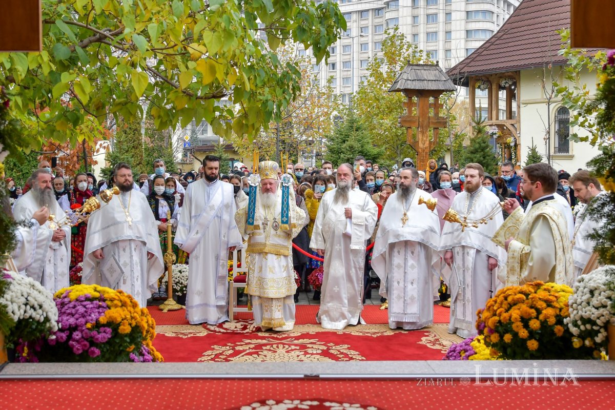 Un deceniu de slujire la Paraclisul Catedralei Mântuirii Neamului 192615