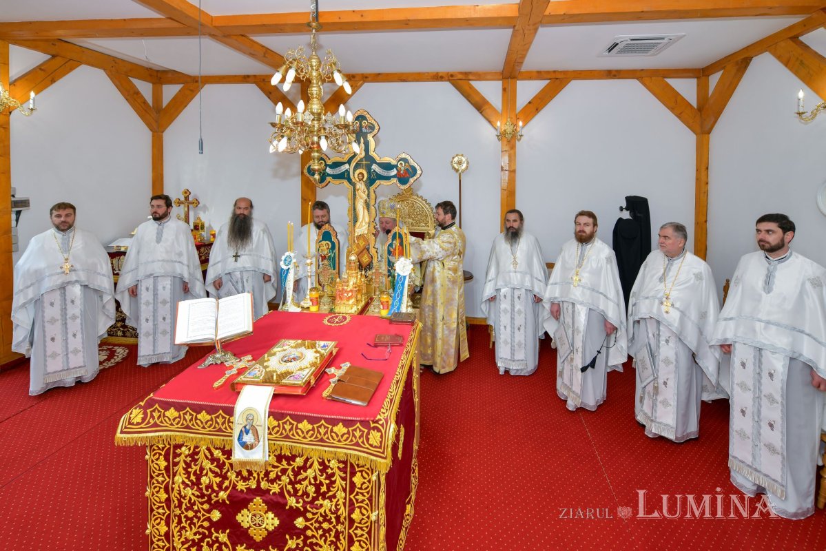 Un deceniu de slujire la Paraclisul Catedralei Mântuirii Neamului 192620