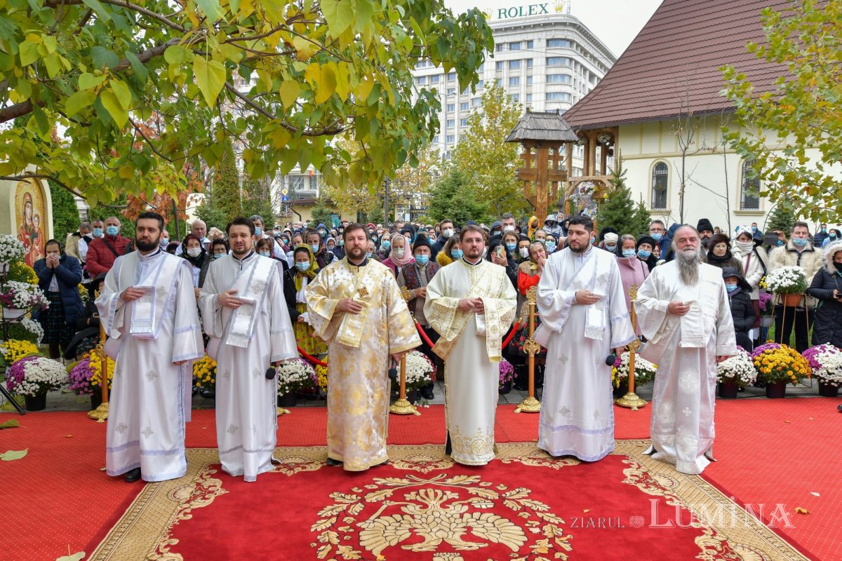 Un deceniu de slujire la Paraclisul Catedralei Mântuirii Neamului 192624
