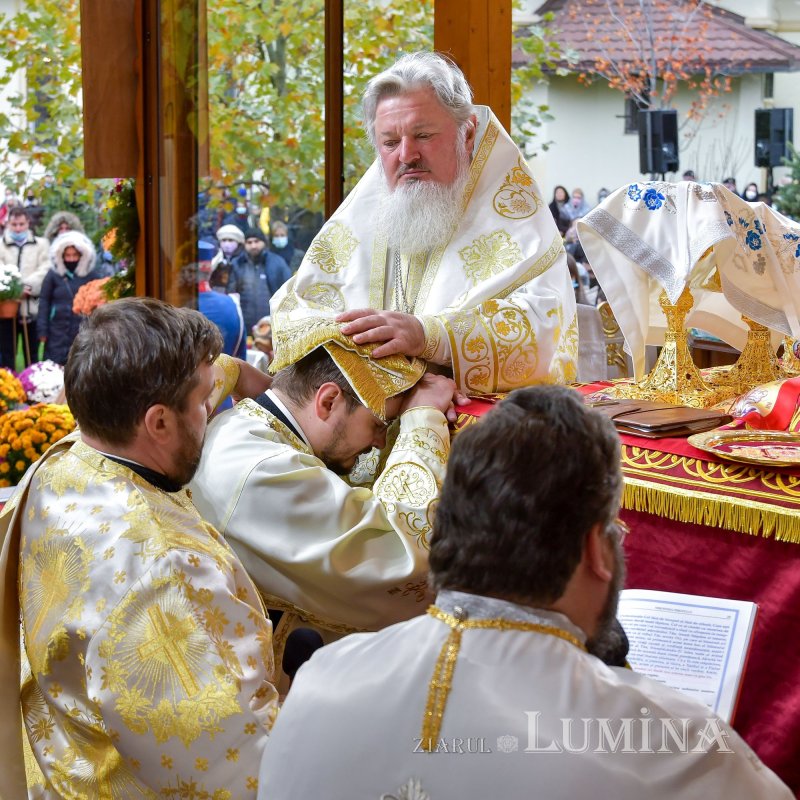 Un deceniu de slujire la Paraclisul Catedralei Mântuirii Neamului 192642