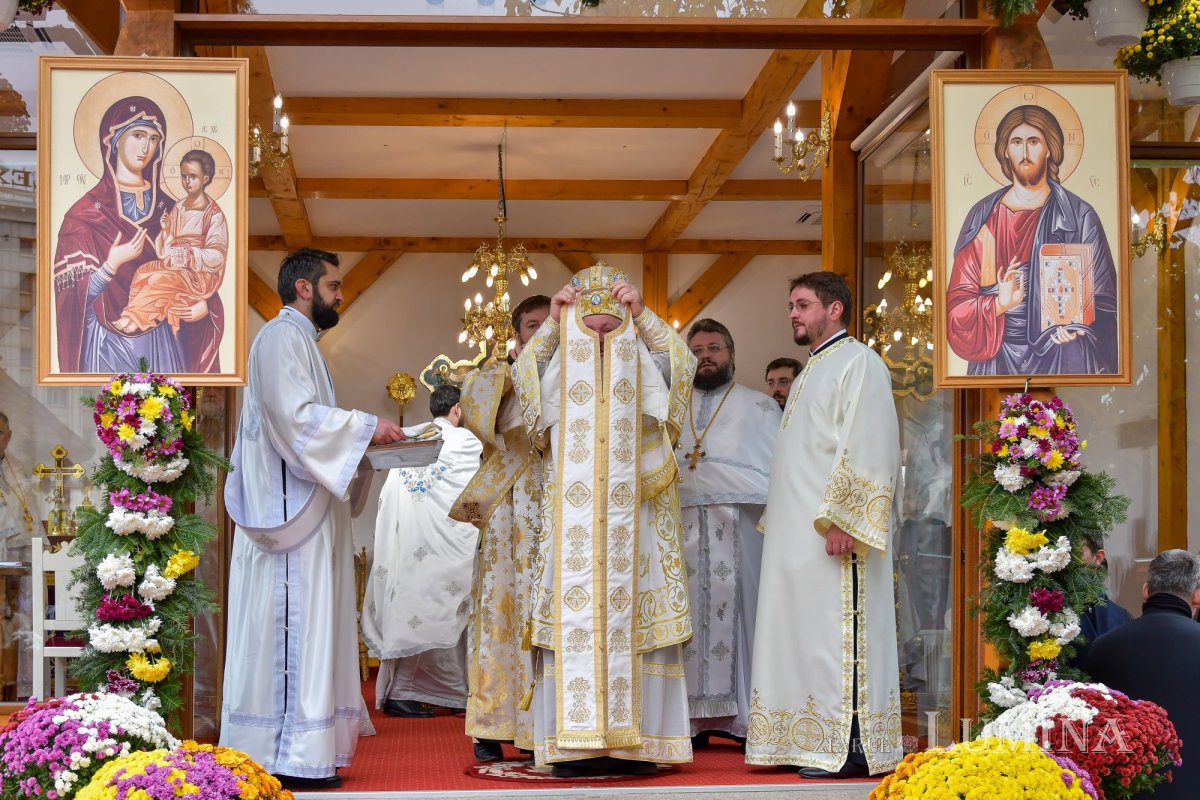 Un deceniu de slujire la Paraclisul Catedralei Mântuirii Neamului 192643