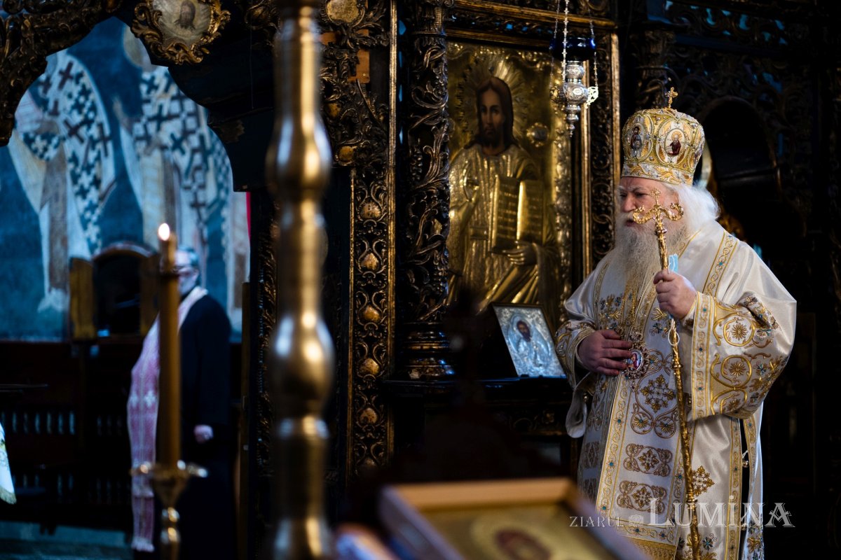 Slujire arhierească la Mănăstirea „Sfântul Ioan cel Nou” din Suceava 192673