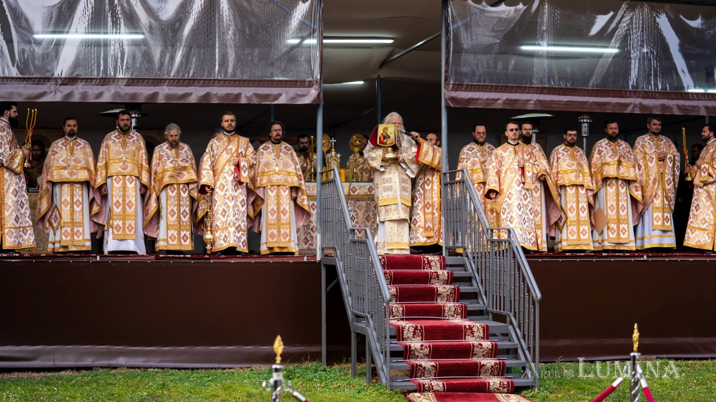 Slujire arhierească la Mănăstirea „Sfântul Ioan cel Nou” din Suceava 192692