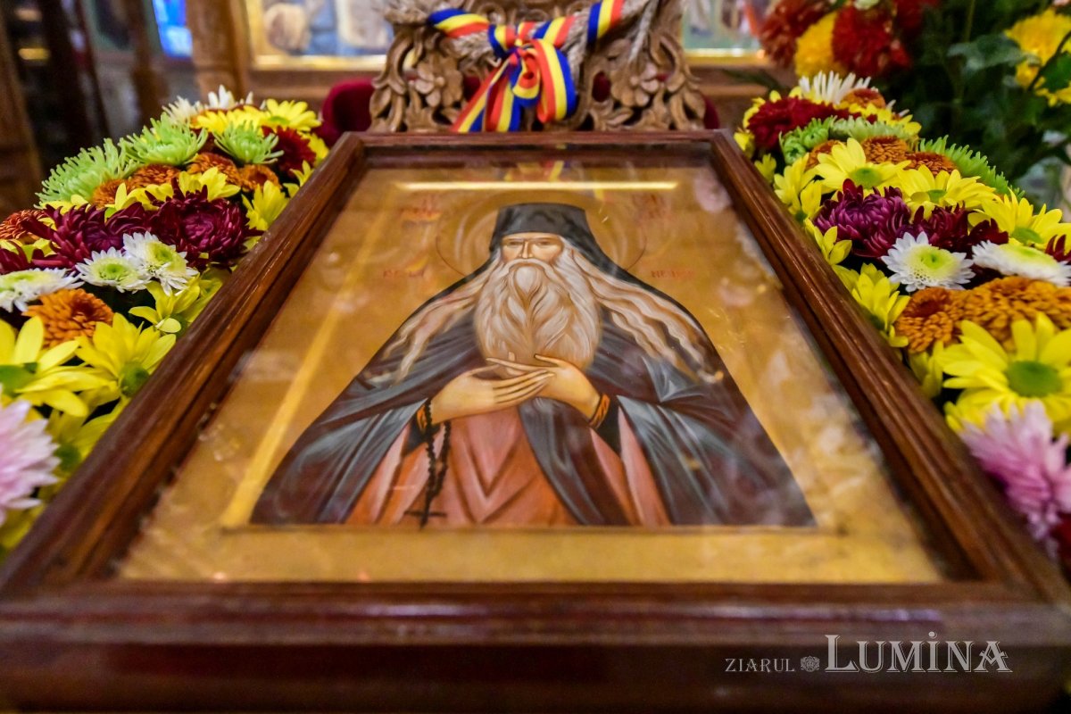 Sfântul Cuvios Paisie de la Neamţ cinstit în Capitală 192752