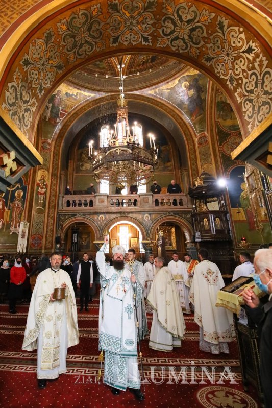 Hramul catedralei din Turda și binecuvântarea picturii interioare 192837