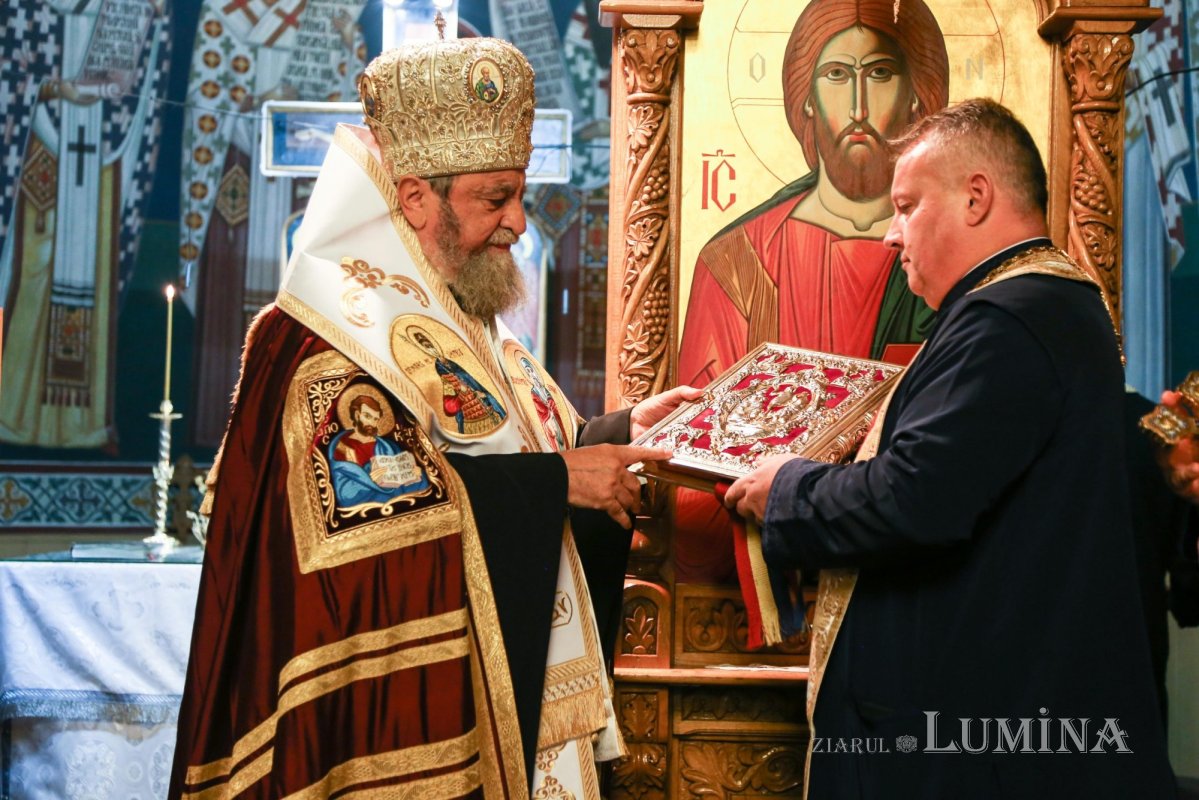 Credincioşii Parohiei Sibiu-Valea Aurie 2 şi-au primit noul paroh 192892
