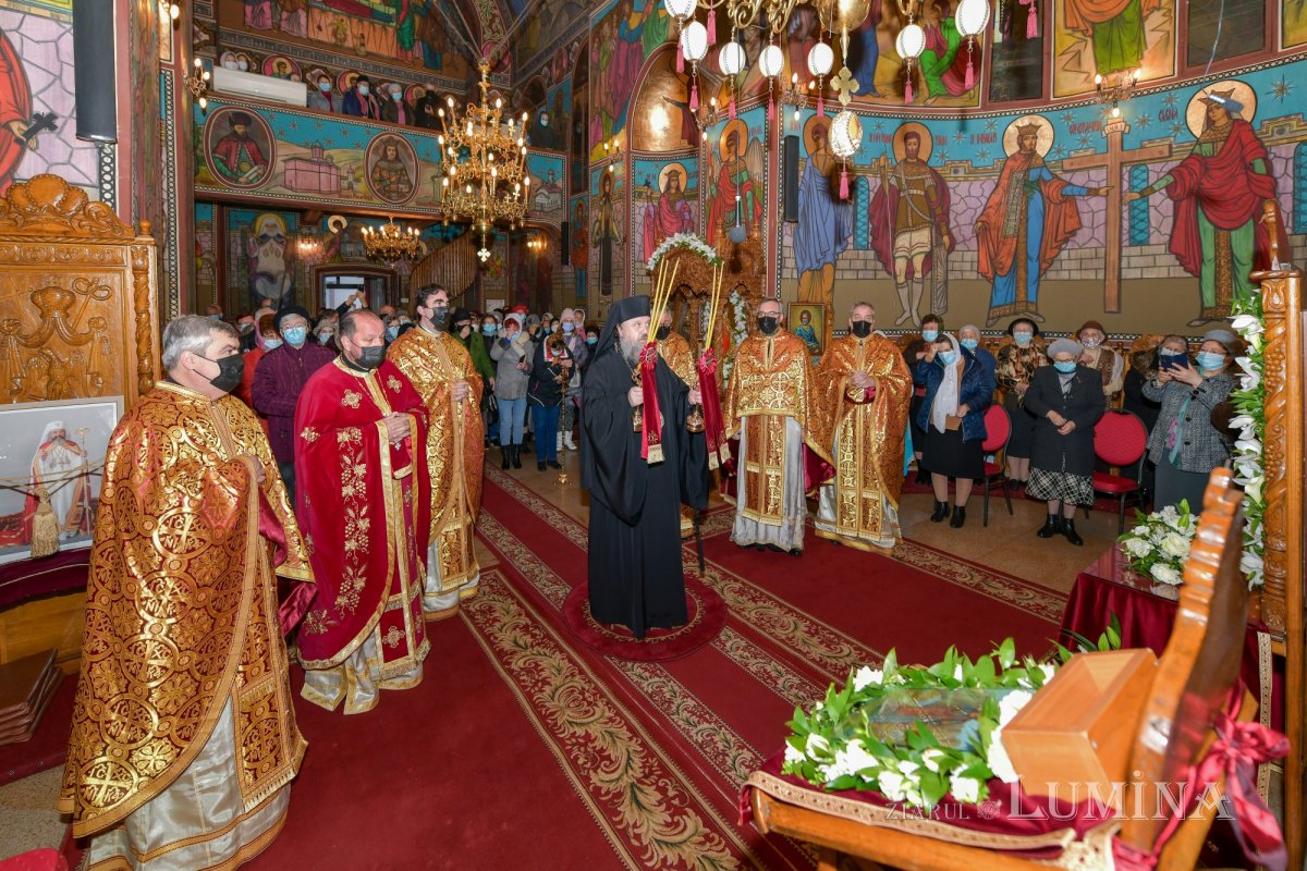 O nouă raclă pentru moaştele Sfintei Ecaterina la o parohie bucureşteană 193847