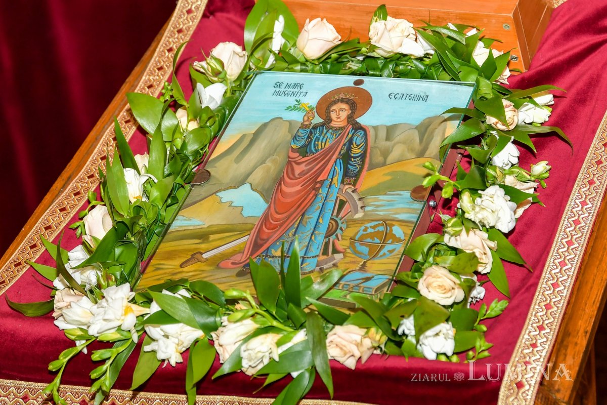 O nouă raclă pentru moaştele Sfintei Ecaterina la o parohie bucureşteană 193848