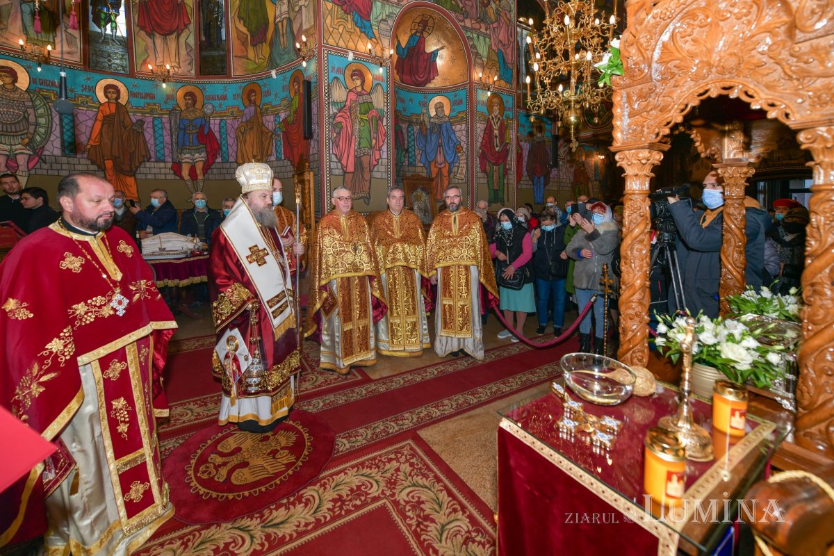 O nouă raclă pentru moaştele Sfintei Ecaterina la o parohie bucureşteană 193849