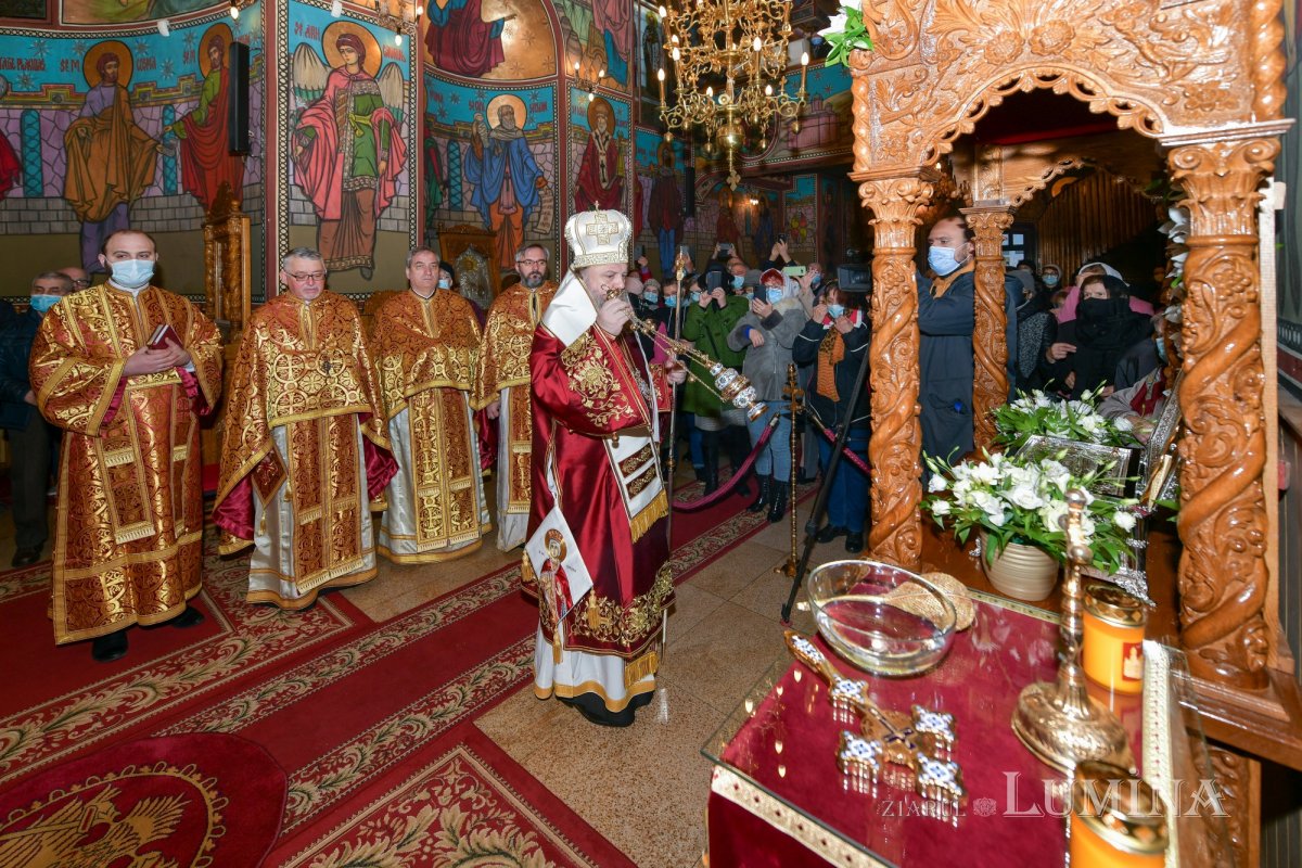 O nouă raclă pentru moaştele Sfintei Ecaterina la o parohie bucureşteană 193851