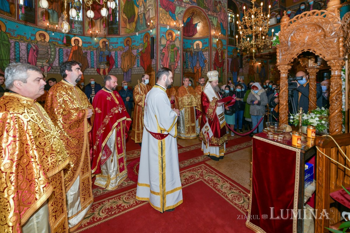 O nouă raclă pentru moaştele Sfintei Ecaterina la o parohie bucureşteană 193852