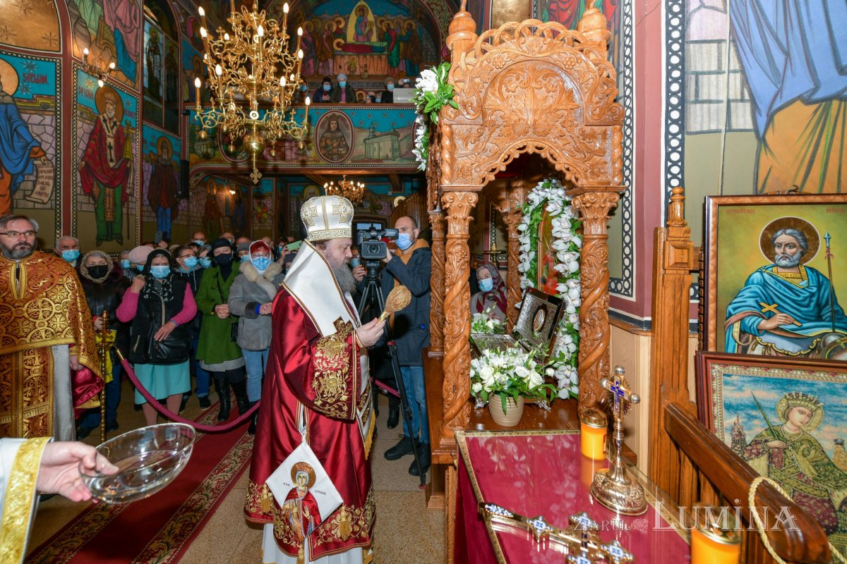 O nouă raclă pentru moaştele Sfintei Ecaterina la o parohie bucureşteană 193853