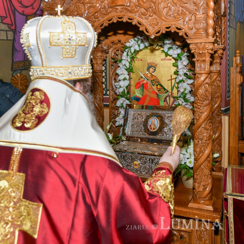 O nouă raclă pentru moaştele Sfintei Ecaterina la o parohie bucureşteană 193854